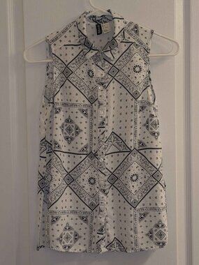 bandana print button-down tank